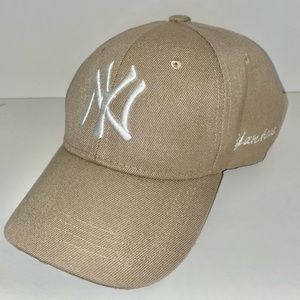 Beige NYC Yankees baseball cap Hat